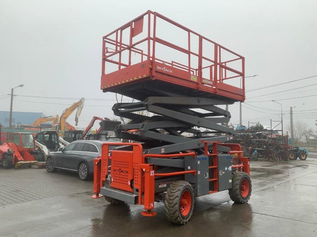SkyJack SJ 8841 - Scissor lift: picture 3 SkyJack SJ 8841 - Scissor lift: picture 3