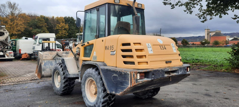 Komatsu WA95-3 - Wheel loader: picture 4 Komatsu WA95-3 - Wheel loader: picture 4