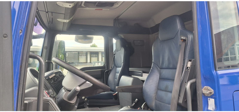 MAN 12.250 TGM - Curtainsider truck: picture 4 MAN 12.250 TGM - Curtainsider truck: picture 4