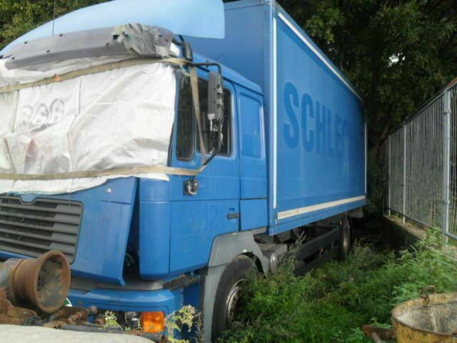 MAN 18.364 Koffer G.Haus Klima AHK ABS ZF-Schalter - Box truck: picture 1 MAN 18.364 Koffer G.Haus Klima AHK ABS ZF-Schalter - Box truck: picture 1