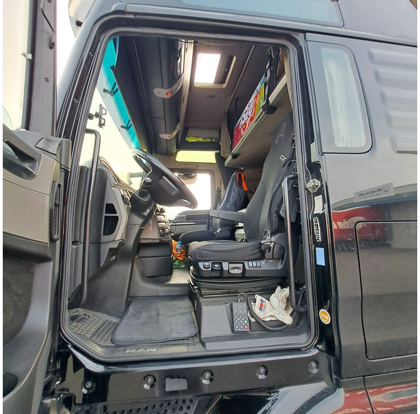 MAN 26.500 - Container transporter/ Swap body truck: picture 4 MAN 26.500 - Container transporter/ Swap body truck: picture 4