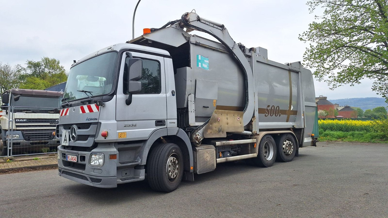 Mercedes-Benz 2532 Actros Überkopflader - Garbage truck: picture 1 Mercedes-Benz 2532 Actros Überkopflader - Garbage truck: picture 1