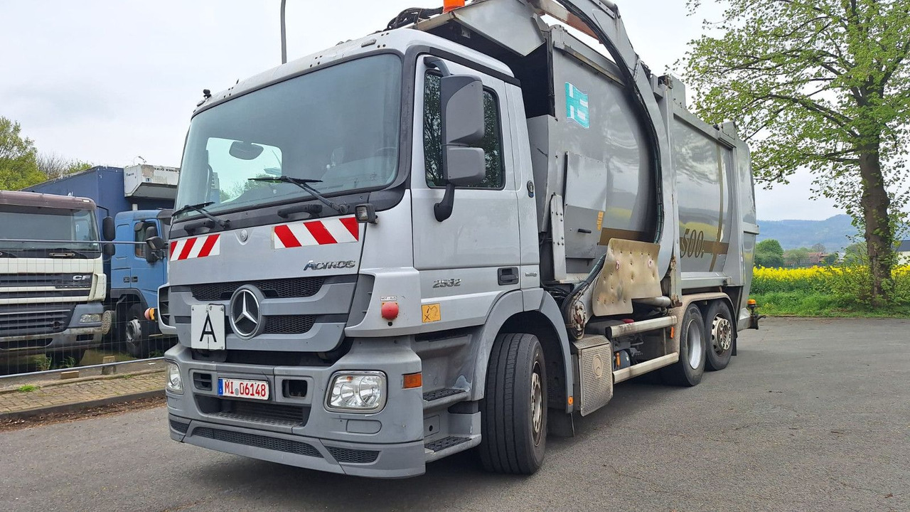 Mercedes-Benz 2532 Actros Überkopflader - Garbage truck: picture 2 Mercedes-Benz 2532 Actros Überkopflader - Garbage truck: picture 2