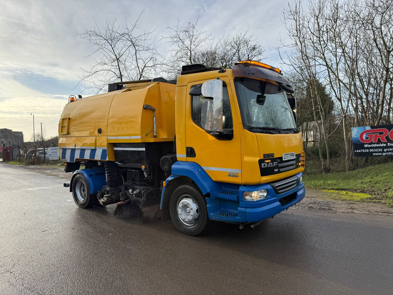 2010 DAF LF 55.220 Road Sweeper - Dropside/ Flatbed truck: picture 1 2010 DAF LF 55.220 Road Sweeper - Dropside/ Flatbed truck: picture 1
