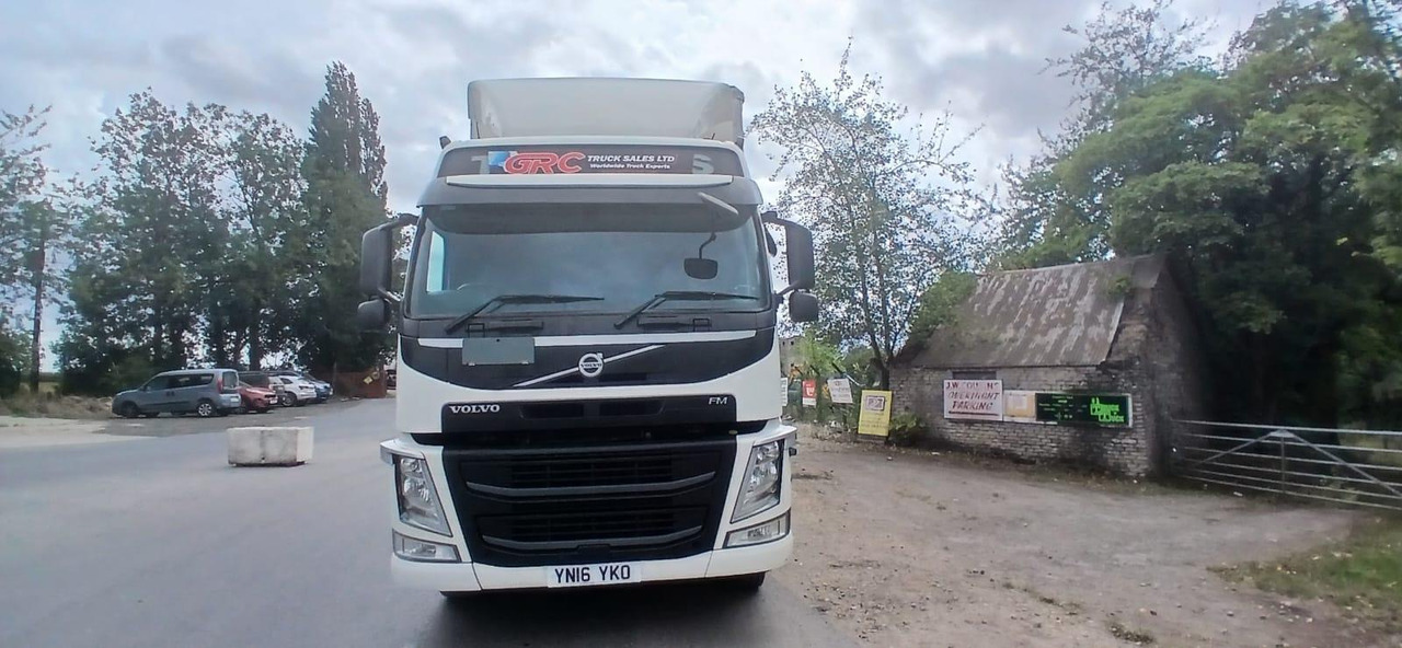 2016 Volvo FM 330 Curtainside Truck - Curtainsider truck: picture 3 2016 Volvo FM 330 Curtainside Truck - Curtainsider truck: picture 3
