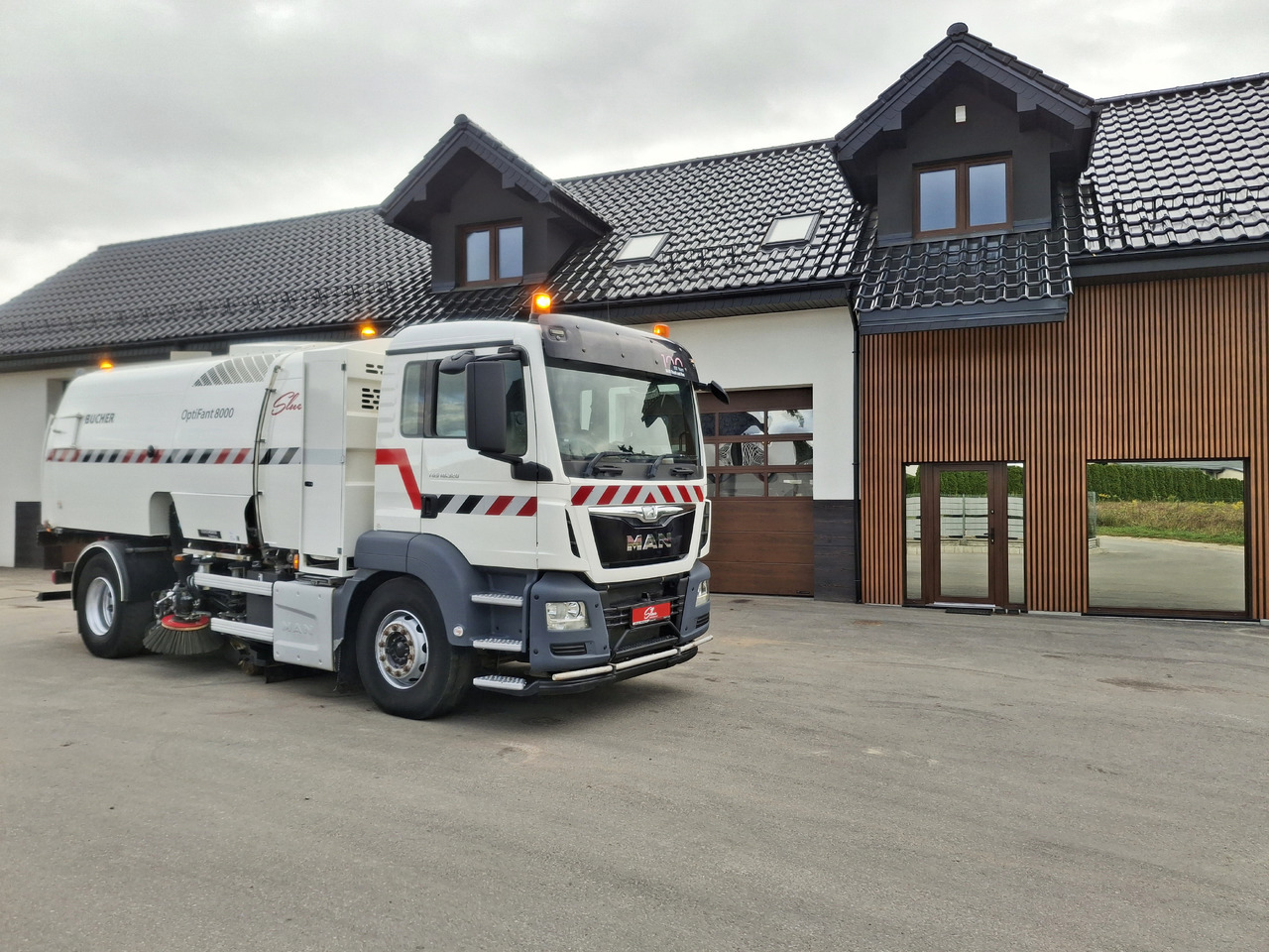 MAN TGS 18.320 Zamiatarka Kehrmaschine BUCHER OptiFant 8000 Karcher Euro 6 PM10 L/R Hochdruckreinigung - Road sweeper: picture 1 MAN TGS 18.320 Zamiatarka Kehrmaschine BUCHER OptiFant 8000 Karcher Euro 6 PM10 L/R Hochdruckreinigung - Road sweeper: picture 1