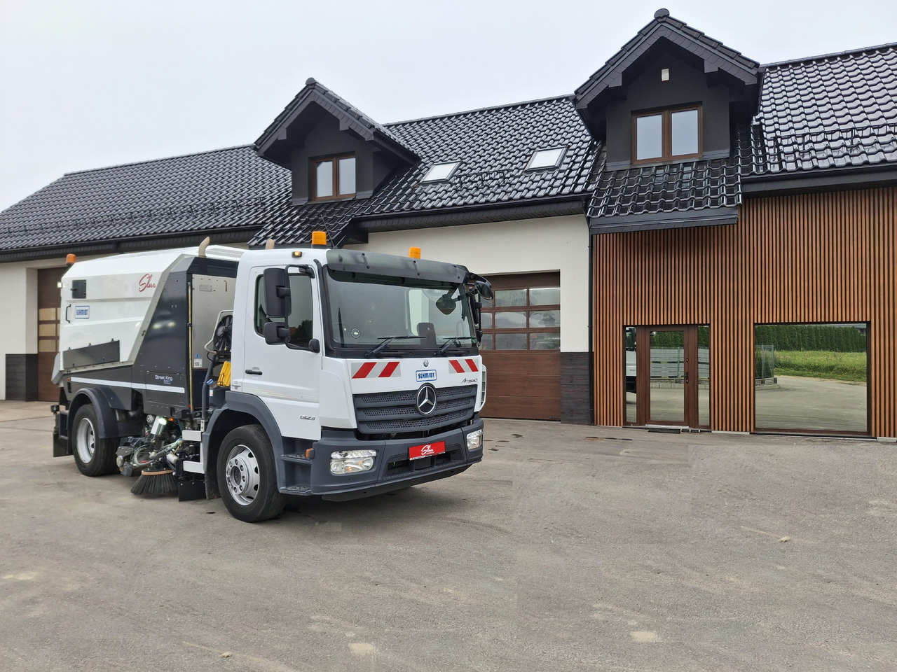 MERCEDES-BENZ Atego 1523 Zamiatarka Kehrmaschine Schmidt Street King 660 Euro 6 PM10 2 Motoren Szczotki L/R 2016r - Road sweeper: picture 1 MERCEDES-BENZ Atego 1523 Zamiatarka Kehrmaschine Schmidt Street King 660 Euro 6 PM10 2 Motoren Szczotki L/R 2016r - Road sweeper: picture 1