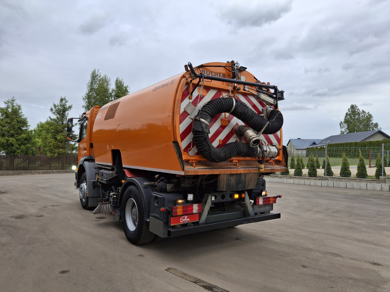 MERCEDES-BENZ Axor 1823 Zamiatarka Kehrmaschine BUCHER 2 Motoren Szczotki L/R Sweeper - Road sweeper: picture 3 MERCEDES-BENZ Axor 1823 Zamiatarka Kehrmaschine BUCHER 2 Motoren Szczotki L/R Sweeper - Road sweeper: picture 3