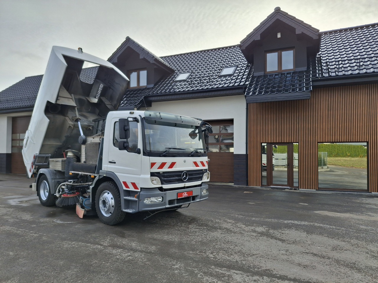 Mercedes-Benz Atego 1524 Zamiatarka Kehrmaschine BUCHER 2 Motoren Sweeper - Road sweeper: picture 5 Mercedes-Benz Atego 1524 Zamiatarka Kehrmaschine BUCHER 2 Motoren Sweeper - Road sweeper: picture 5