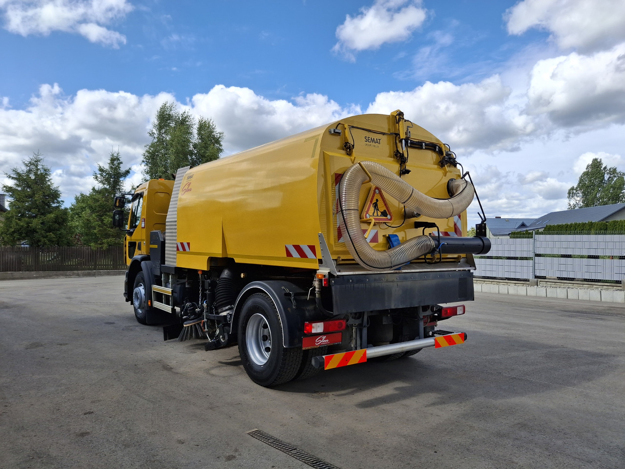 RENAULT C280 Kehrmaschine Zamiatarka SEMAT Zoeller FAUN Karcher L/R 2 Motoren 2018r 740 Mth Euro 6 - Road sweeper: picture 4 RENAULT C280 Kehrmaschine Zamiatarka SEMAT Zoeller FAUN Karcher L/R 2 Motoren 2018r 740 Mth Euro 6 - Road sweeper: picture 4