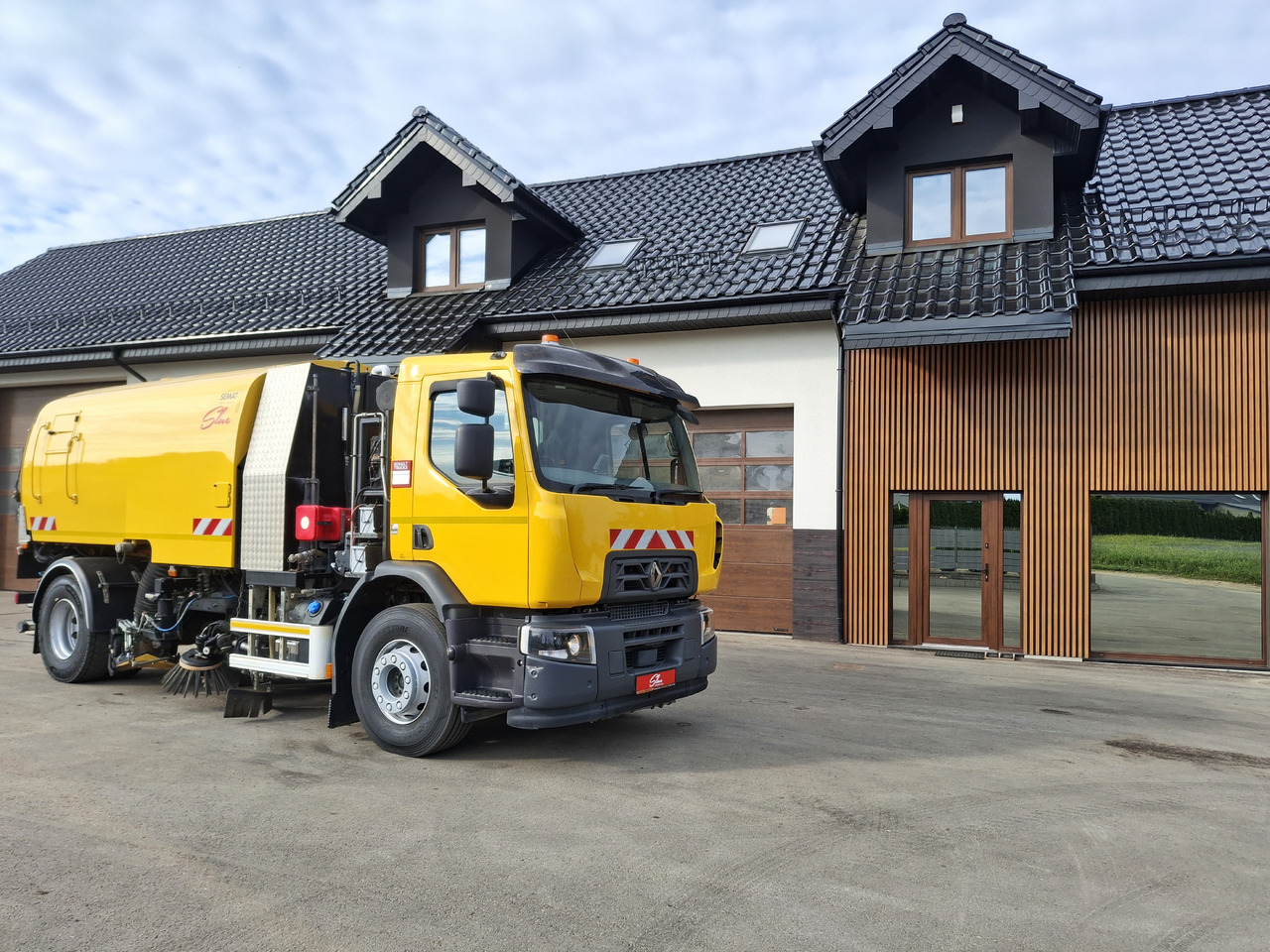 RENAULT C280 SEMAT ZOELLER Zamiatarka Kehrmaschine Euro 6 PM Karcher L/R 2 Motoren 2018r Hochdruckreinigung - Road sweeper: picture 1 RENAULT C280 SEMAT ZOELLER Zamiatarka Kehrmaschine Euro 6 PM Karcher L/R 2 Motoren 2018r Hochdruckreinigung - Road sweeper: picture 1