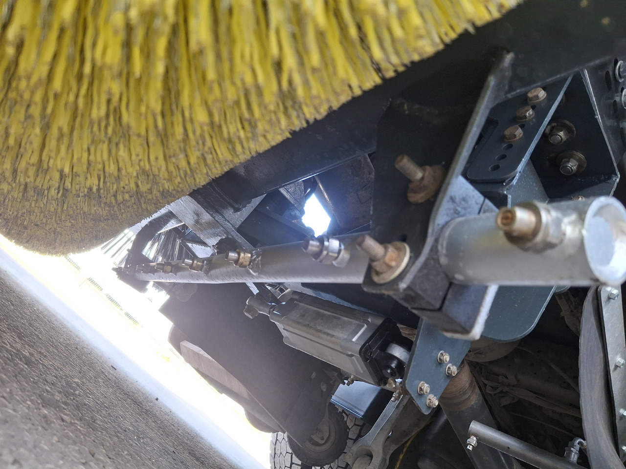 Leasing of VOLVO FMX 420 Zamiatarka Kehrmaschine Euro 6 PM2.5 BROCK VS 7 TECH Karcher L/R 2145 Mth 2021r VOLVO FMX 420 Zamiatarka Kehrmaschine Euro 6 PM2.5 BROCK VS 7 TECH Karcher L/R 2145 Mth 2021r: picture 19 Leasing of VOLVO FMX 420 Zamiatarka Kehrmaschine Euro 6 PM2.5 BROCK VS 7 TECH Karcher L/R 2145 Mth 2021r VOLVO FMX 420 Zamiatarka Kehrmaschine Euro 6 PM2.5 BROCK VS 7 TECH Karcher L/R 2145 Mth 2021r: picture 19