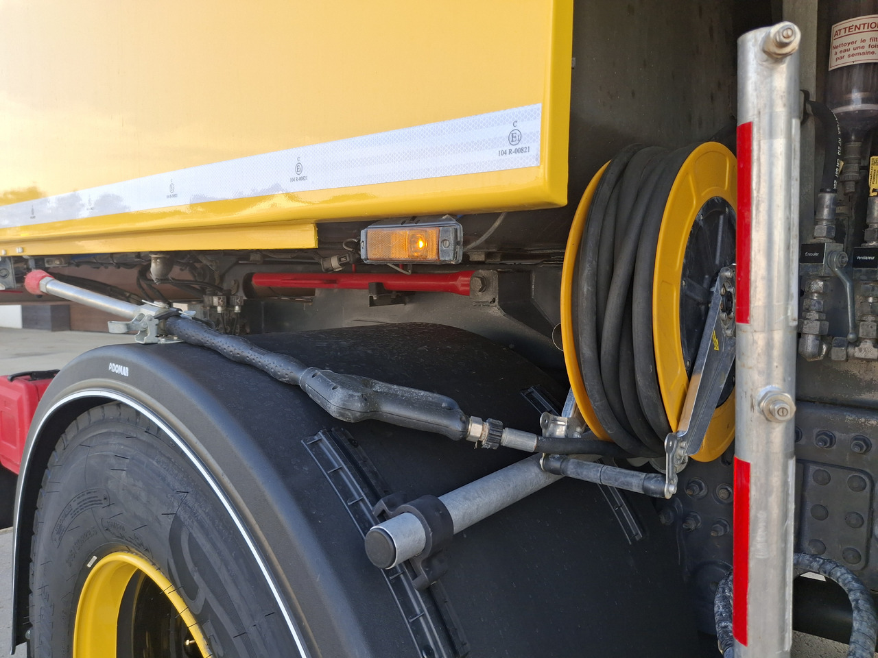 Leasing of VOLVO FMX 420 Zamiatarka Kehrmaschine Euro 6 PM2.5 BROCK VS 7 TECH Karcher L/R 2145 Mth 2021r VOLVO FMX 420 Zamiatarka Kehrmaschine Euro 6 PM2.5 BROCK VS 7 TECH Karcher L/R 2145 Mth 2021r: picture 12 Leasing of VOLVO FMX 420 Zamiatarka Kehrmaschine Euro 6 PM2.5 BROCK VS 7 TECH Karcher L/R 2145 Mth 2021r VOLVO FMX 420 Zamiatarka Kehrmaschine Euro 6 PM2.5 BROCK VS 7 TECH Karcher L/R 2145 Mth 2021r: picture 12