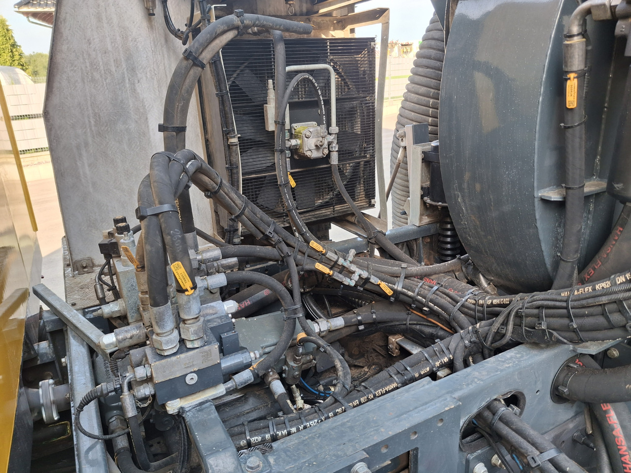 Leasing of VOLVO FMX 420 Zamiatarka Kehrmaschine Euro 6 PM2.5 BROCK VS 7 TECH Karcher L/R 2145 Mth 2021r VOLVO FMX 420 Zamiatarka Kehrmaschine Euro 6 PM2.5 BROCK VS 7 TECH Karcher L/R 2145 Mth 2021r: picture 26 Leasing of VOLVO FMX 420 Zamiatarka Kehrmaschine Euro 6 PM2.5 BROCK VS 7 TECH Karcher L/R 2145 Mth 2021r VOLVO FMX 420 Zamiatarka Kehrmaschine Euro 6 PM2.5 BROCK VS 7 TECH Karcher L/R 2145 Mth 2021r: picture 26