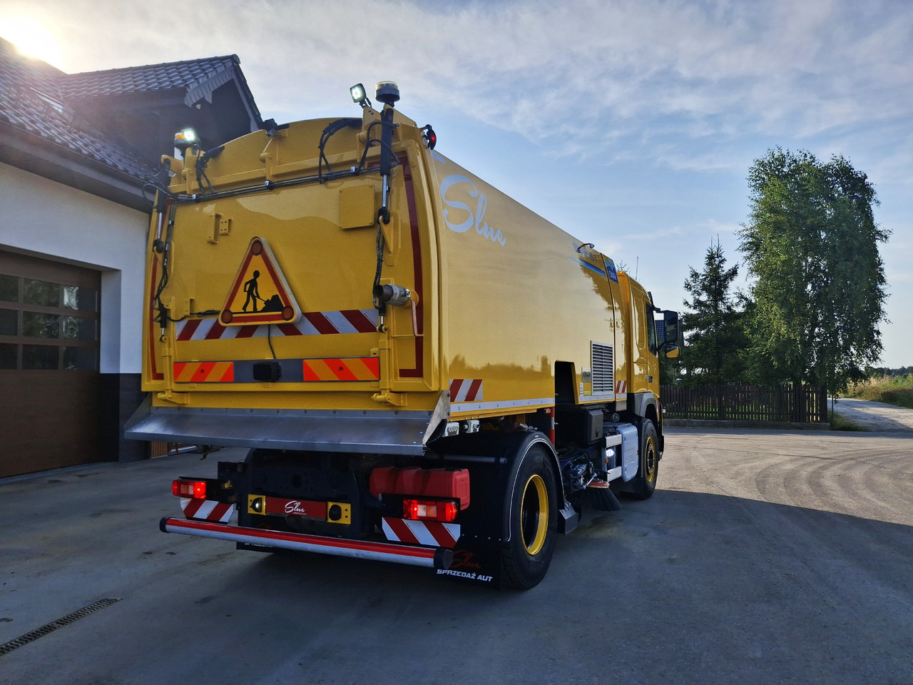 Leasing of VOLVO FMX 420 Zamiatarka Kehrmaschine Euro 6 PM2.5 BROCK VS 7 TECH Karcher L/R 2145 Mth 2021r VOLVO FMX 420 Zamiatarka Kehrmaschine Euro 6 PM2.5 BROCK VS 7 TECH Karcher L/R 2145 Mth 2021r: picture 6 Leasing of VOLVO FMX 420 Zamiatarka Kehrmaschine Euro 6 PM2.5 BROCK VS 7 TECH Karcher L/R 2145 Mth 2021r VOLVO FMX 420 Zamiatarka Kehrmaschine Euro 6 PM2.5 BROCK VS 7 TECH Karcher L/R 2145 Mth 2021r: picture 6