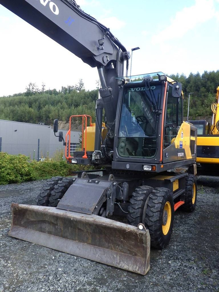 Volvo EW 220 E  - Wheel excavator: picture 2 Volvo EW 220 E  - Wheel excavator: picture 2