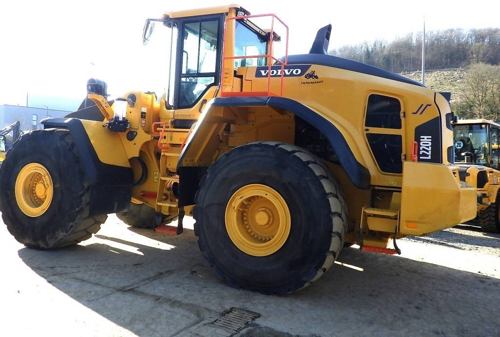 Wheel loader Volvo L 220 H: picture 7