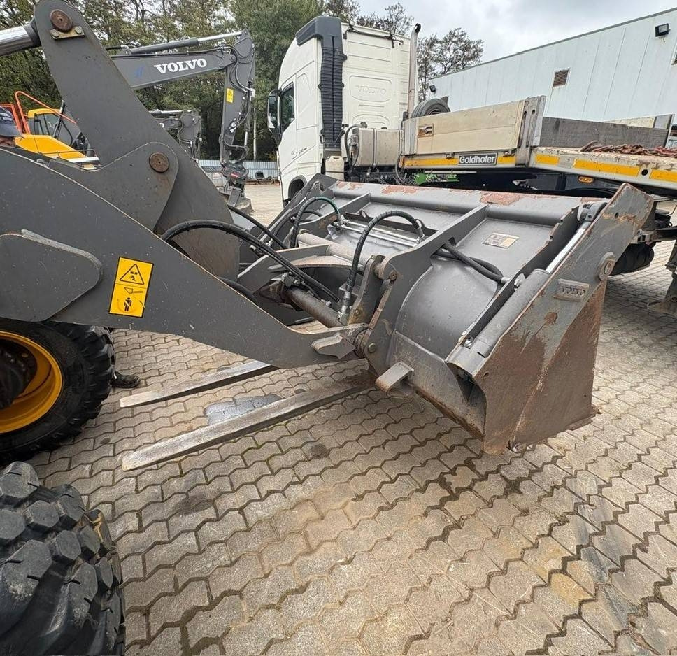 Volvo L 35 G  - Wheel loader: picture 5 Volvo L 35 G  - Wheel loader: picture 5