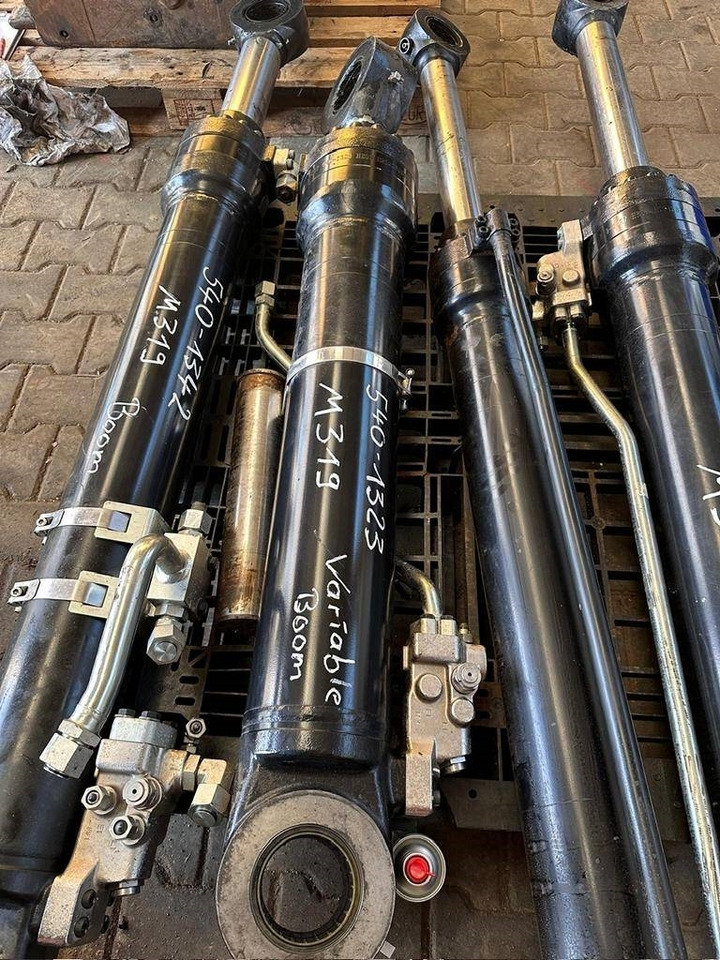 Boom for Construction machinery CAT Parts Axles, boom, swing bearing: picture 22