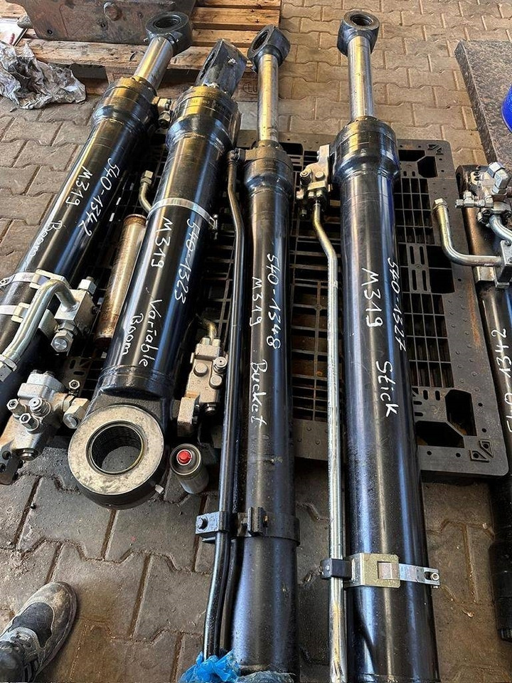Boom for Construction machinery CAT Parts Axles, boom, swing bearing: picture 13