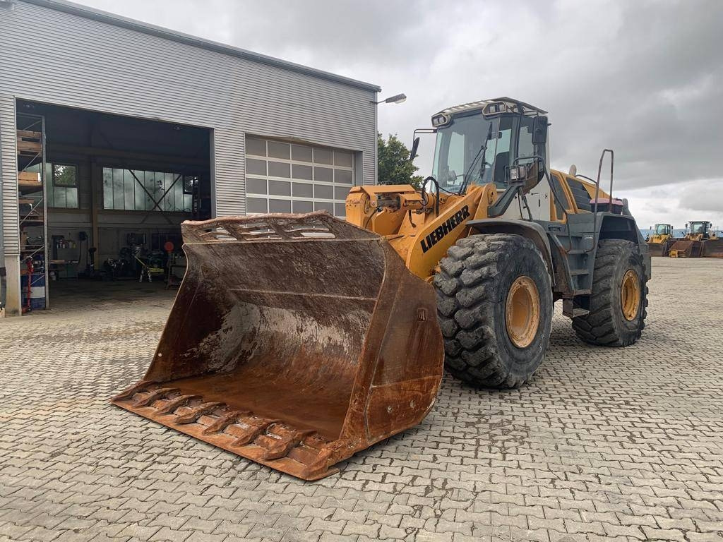 Liebherr L 576  - Wheel loader: picture 1 Liebherr L 576  - Wheel loader: picture 1