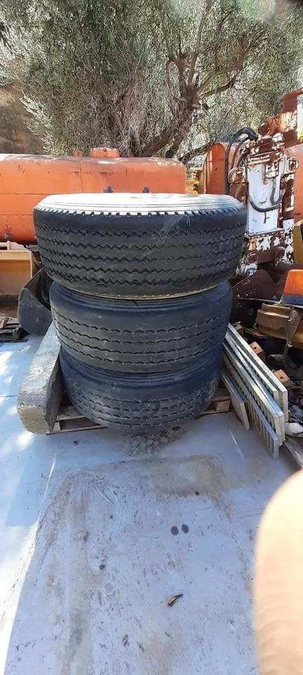 Bridgestone 385/65R22.5 - Tire for Construction machinery: picture 2 Bridgestone 385/65R22.5 - Tire for Construction machinery: picture 2