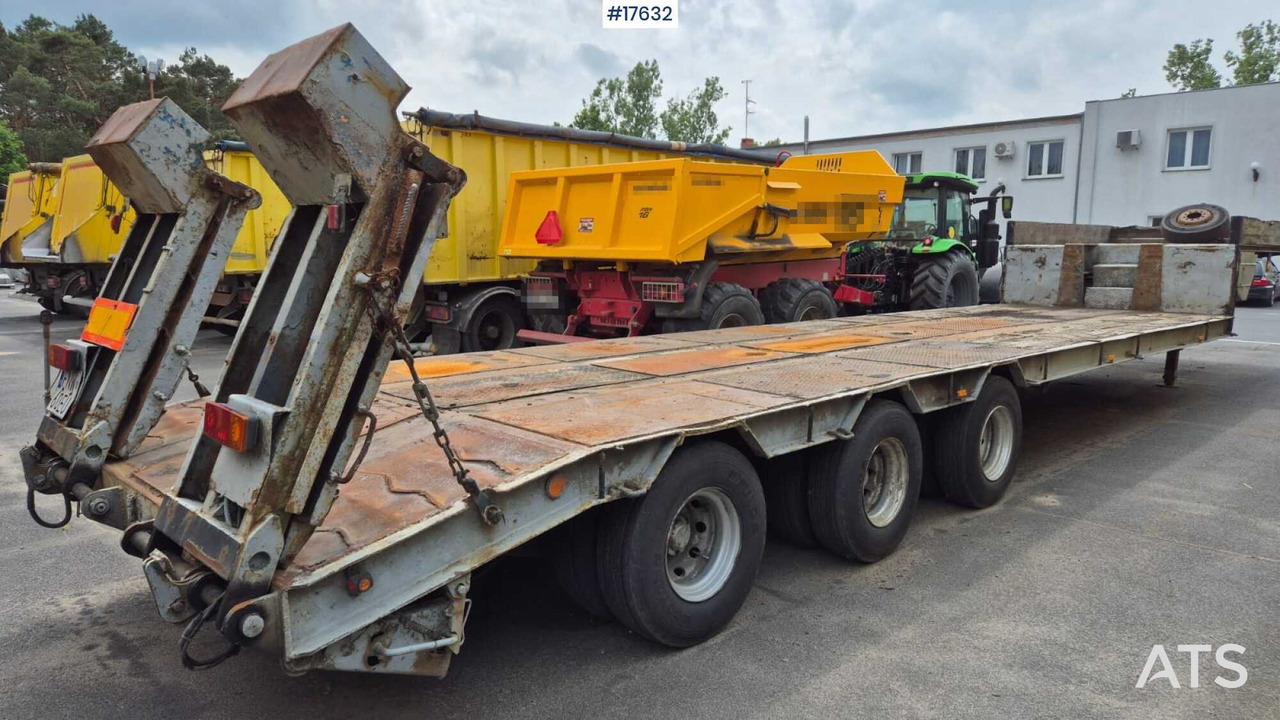 1990 ZREMB NS 300 - Low loader semi-trailer: picture 1 1990 ZREMB NS 300 - Low loader semi-trailer: picture 1