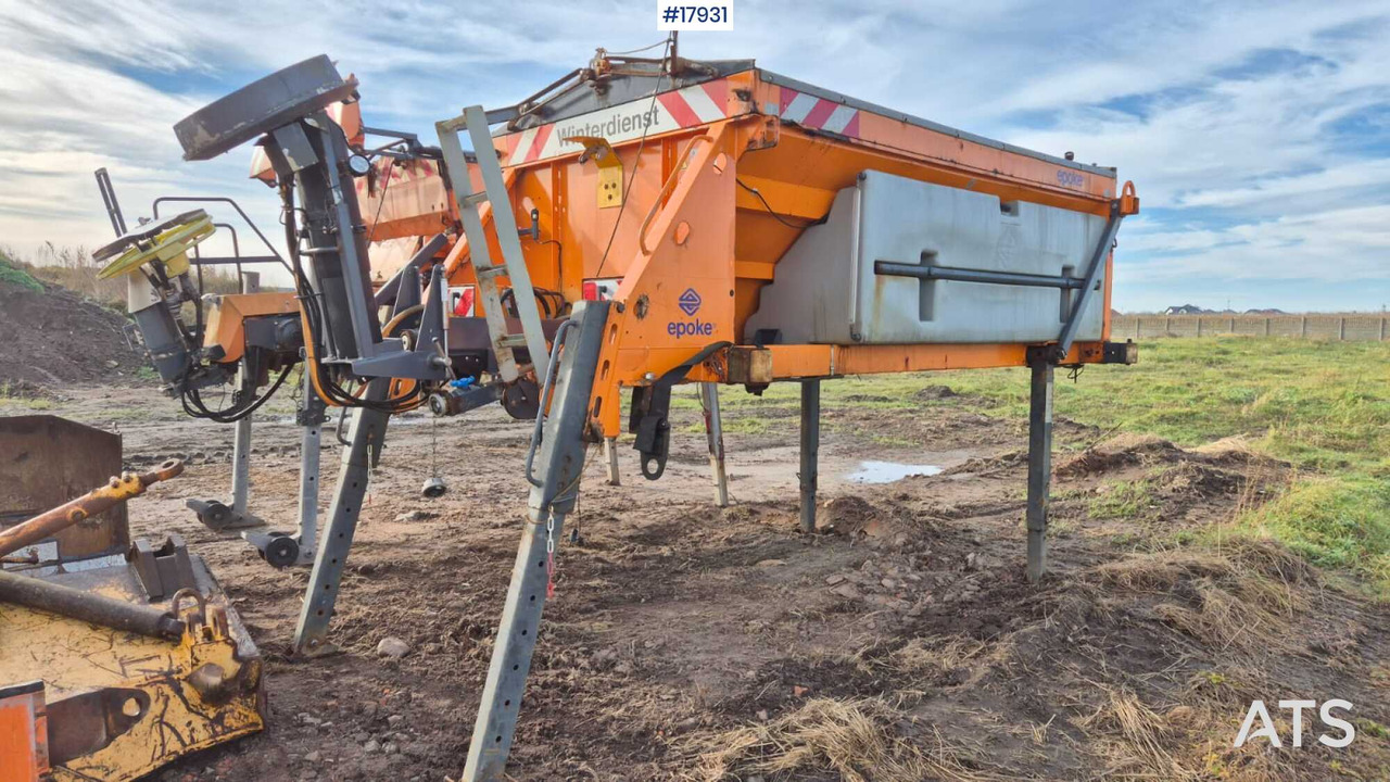 EPOKE SH3401 5m3 sand/salt spreader (2007) - Sand/ Salt spreader: picture 1 EPOKE SH3401 5m3 sand/salt spreader (2007) - Sand/ Salt spreader: picture 1