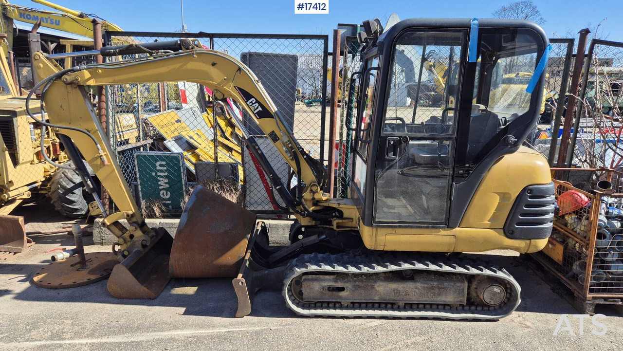 Mini excavator CATERPILLAR 302.5 (2004) two buckets, quick couplers. - Mini excavator: picture 2 Mini excavator CATERPILLAR 302.5 (2004) two buckets, quick couplers. - Mini excavator: picture 2