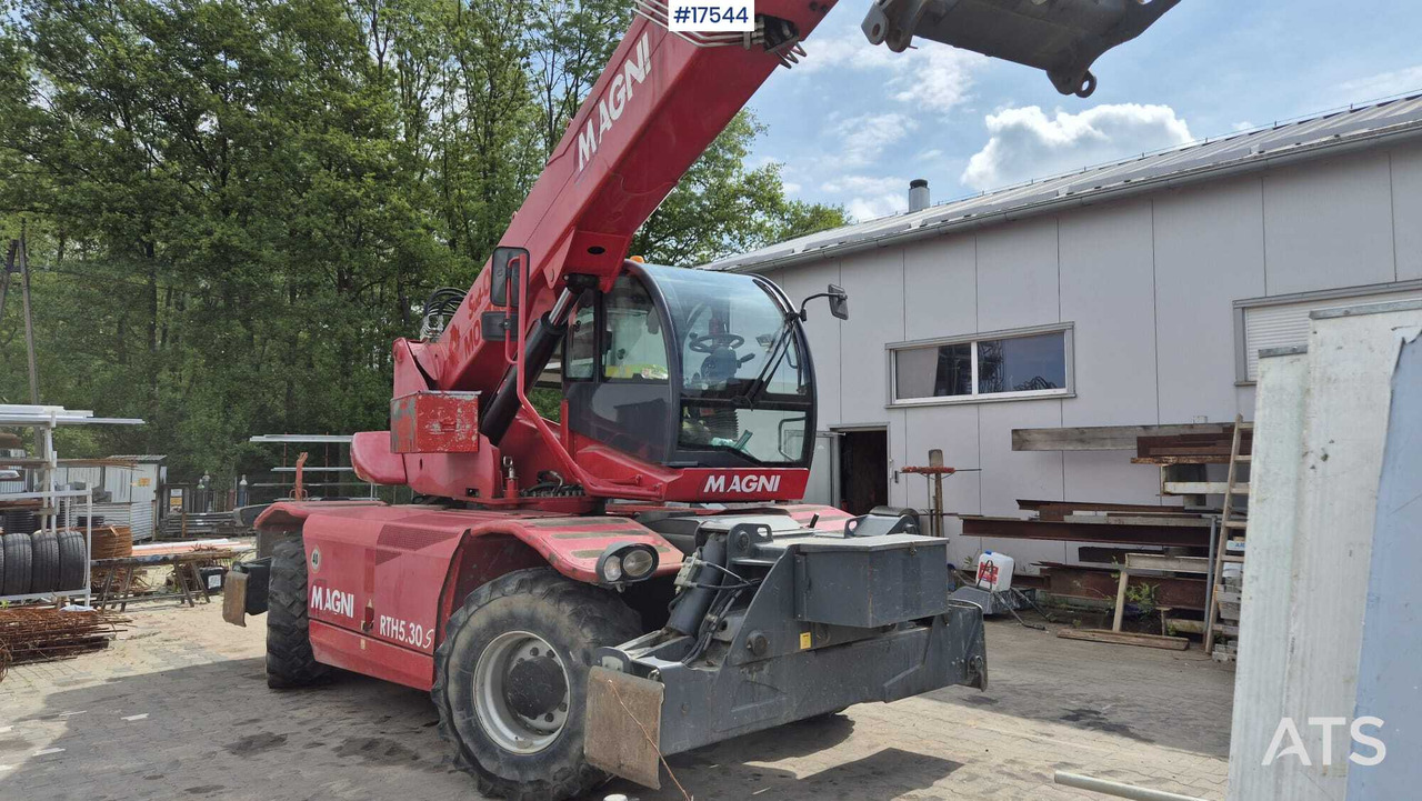 Rotating telescopic handler MAGNI RTH 5.30 SM/C (2016) - Telescopic handler: picture 3 Rotating telescopic handler MAGNI RTH 5.30 SM/C (2016) - Telescopic handler: picture 3