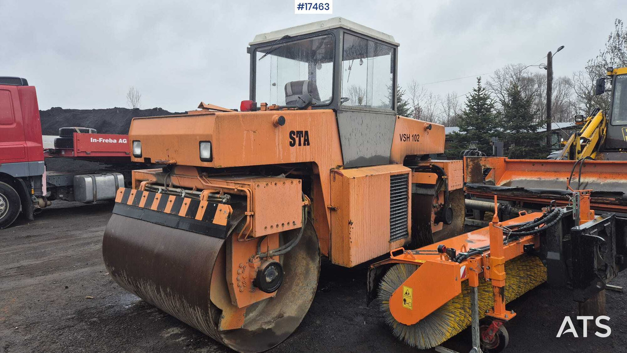 Tandem vibratory roller STAVOSTROJ VSH 102 (1997) - Road roller: picture 4 Tandem vibratory roller STAVOSTROJ VSH 102 (1997) - Road roller: picture 4