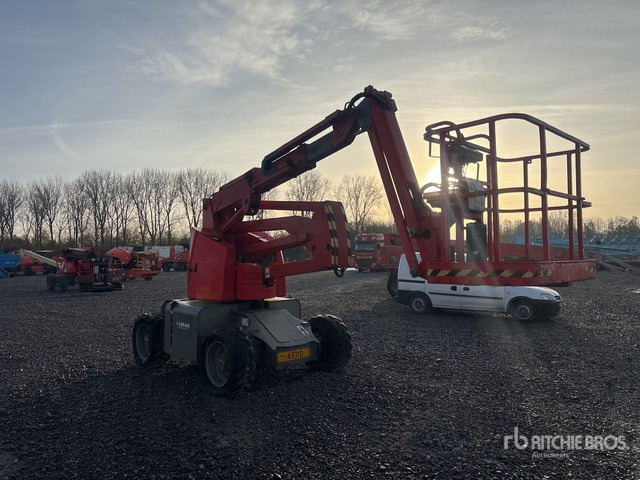 2007 Haulotte HA12PX 2WD Diesel Articulating Boom Lift - Articulated boom: picture 4 2007 Haulotte HA12PX 2WD Diesel Articulating Boom Lift - Articulated boom: picture 4