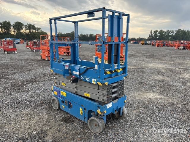 2013 Genie GS1932 Electric Scissor Lift - Scissor lift: picture 4 2013 Genie GS1932 Electric Scissor Lift - Scissor lift: picture 4