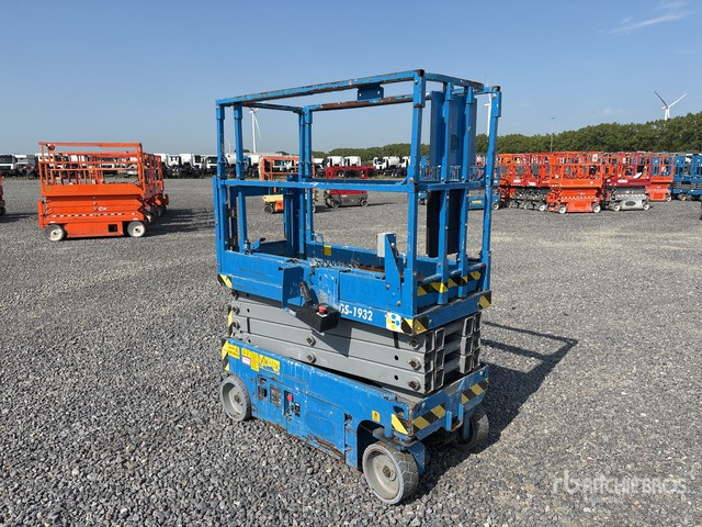 2013 Genie GS1932 Electric Scissor Lift - Scissor lift: picture 1 2013 Genie GS1932 Electric Scissor Lift - Scissor lift: picture 1
