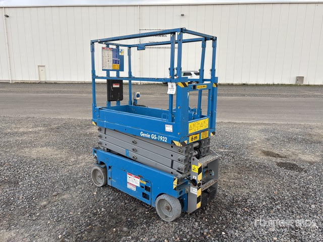 2013 Genie GS1932 Electric Scissor Lift - Scissor lift: picture 2 2013 Genie GS1932 Electric Scissor Lift - Scissor lift: picture 2