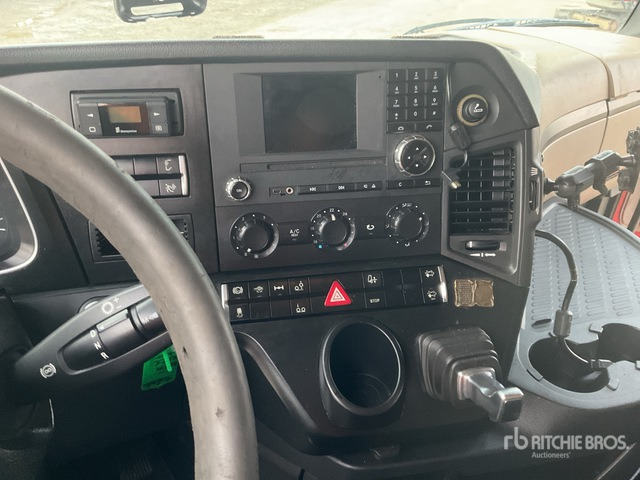 2015 Mercedes-Benz 2542 6x2 (Inoperable) Cab and Chassis - Cab chassis truck: picture 4 2015 Mercedes-Benz 2542 6x2 (Inoperable) Cab and Chassis - Cab chassis truck: picture 4