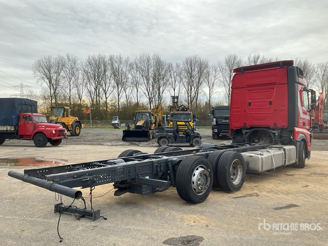 2015 Mercedes-Benz 2542 6x2 (Inoperable) Cab and Chassis - Cab chassis truck: picture 3 2015 Mercedes-Benz 2542 6x2 (Inoperable) Cab and Chassis - Cab chassis truck: picture 3