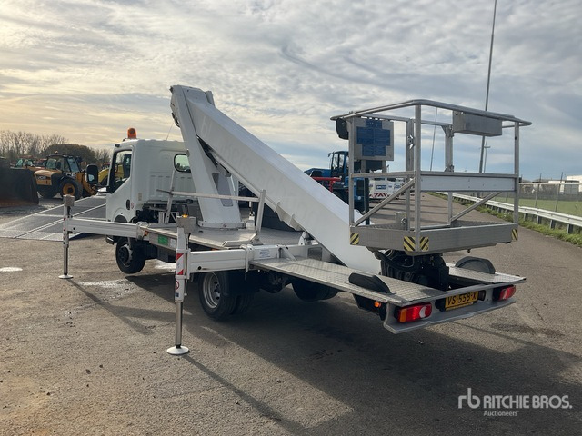2015 Nissan Cabstar 2015 Palfinger P260B 230 kg Str ... Boom Truck - Truck mounted aerial platform: picture 3 2015 Nissan Cabstar 2015 Palfinger P260B 230 kg Str ... Boom Truck - Truck mounted aerial platform: picture 3