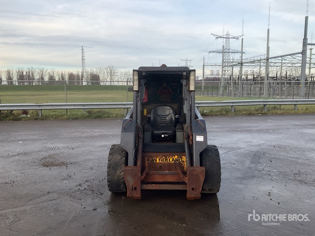 New Holland L160 Skid Steer Loader - Skid steer loader: picture 4 New Holland L160 Skid Steer Loader - Skid steer loader: picture 4
