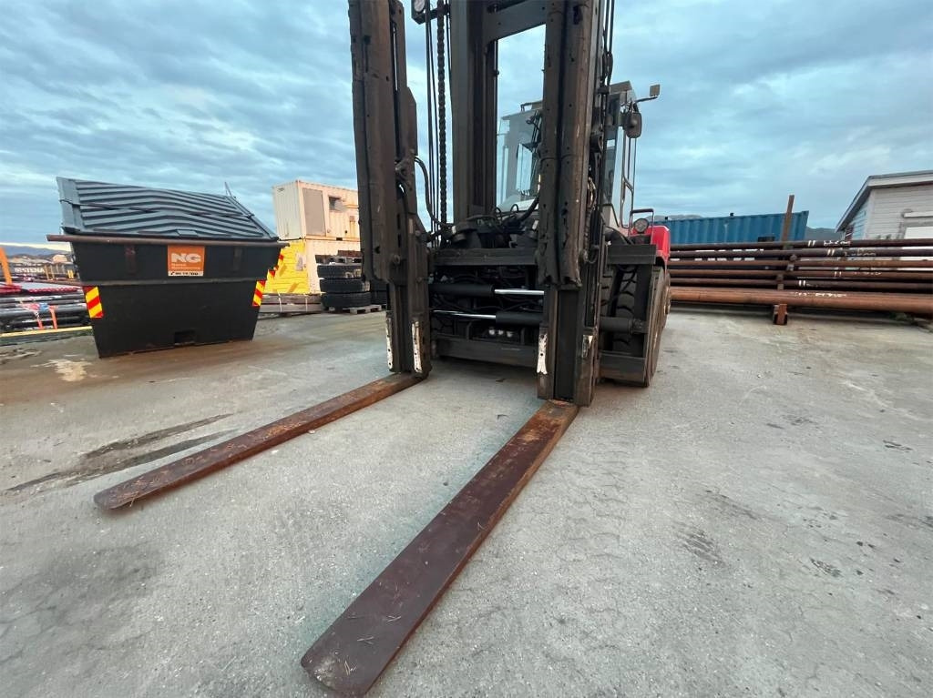 Kalmar DCE 120-12 - Diesel forklift: picture 2 Kalmar DCE 120-12 - Diesel forklift: picture 2