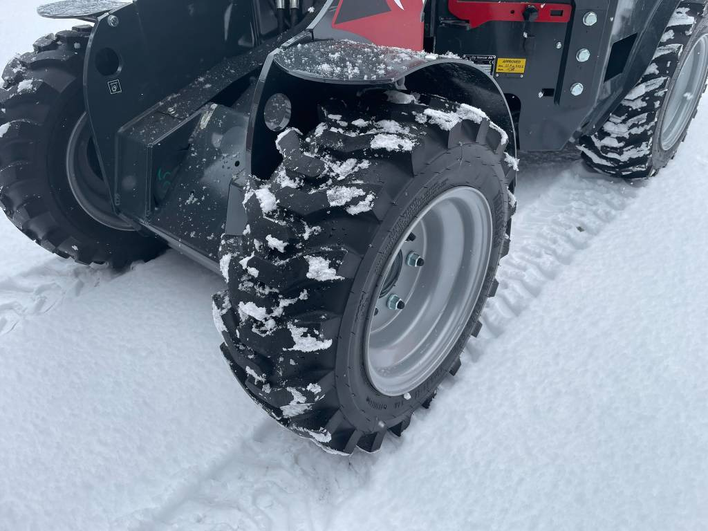 Norcar a6020 + redskaper/ attachments - Compact loader: picture 4 Norcar a6020 + redskaper/ attachments - Compact loader: picture 4
