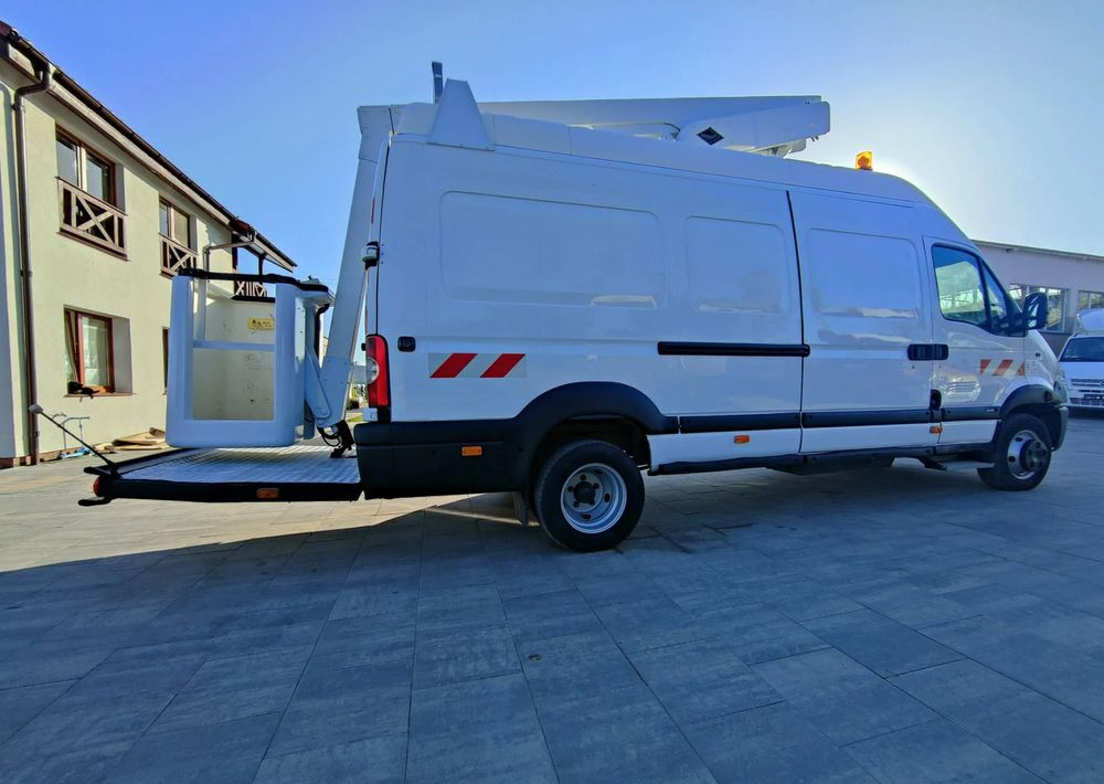 Truck mounted aerial platform Renault Mascott: picture 5