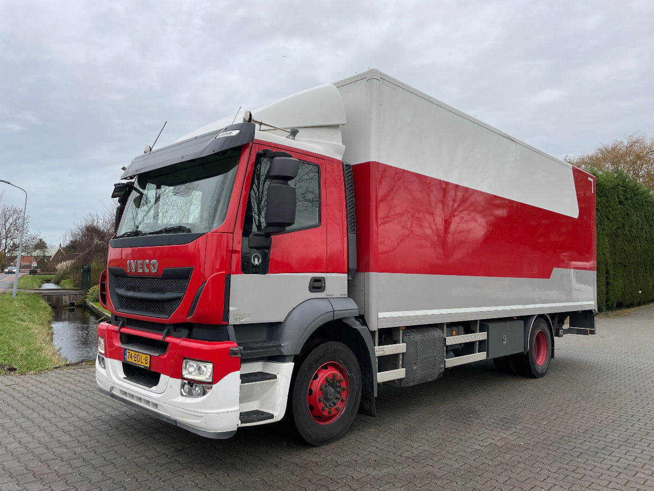 Iveco Stralis 310 Holland truck, excellent condition - Box truck: picture 1 Iveco Stralis 310 Holland truck, excellent condition - Box truck: picture 1