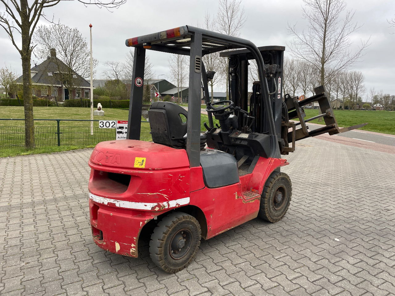 Toyota 62 7FDF25 2.5 ton diesel triplo vorkversteller rotator - Forklift: picture 3 Toyota 62 7FDF25 2.5 ton diesel triplo vorkversteller rotator - Forklift: picture 3