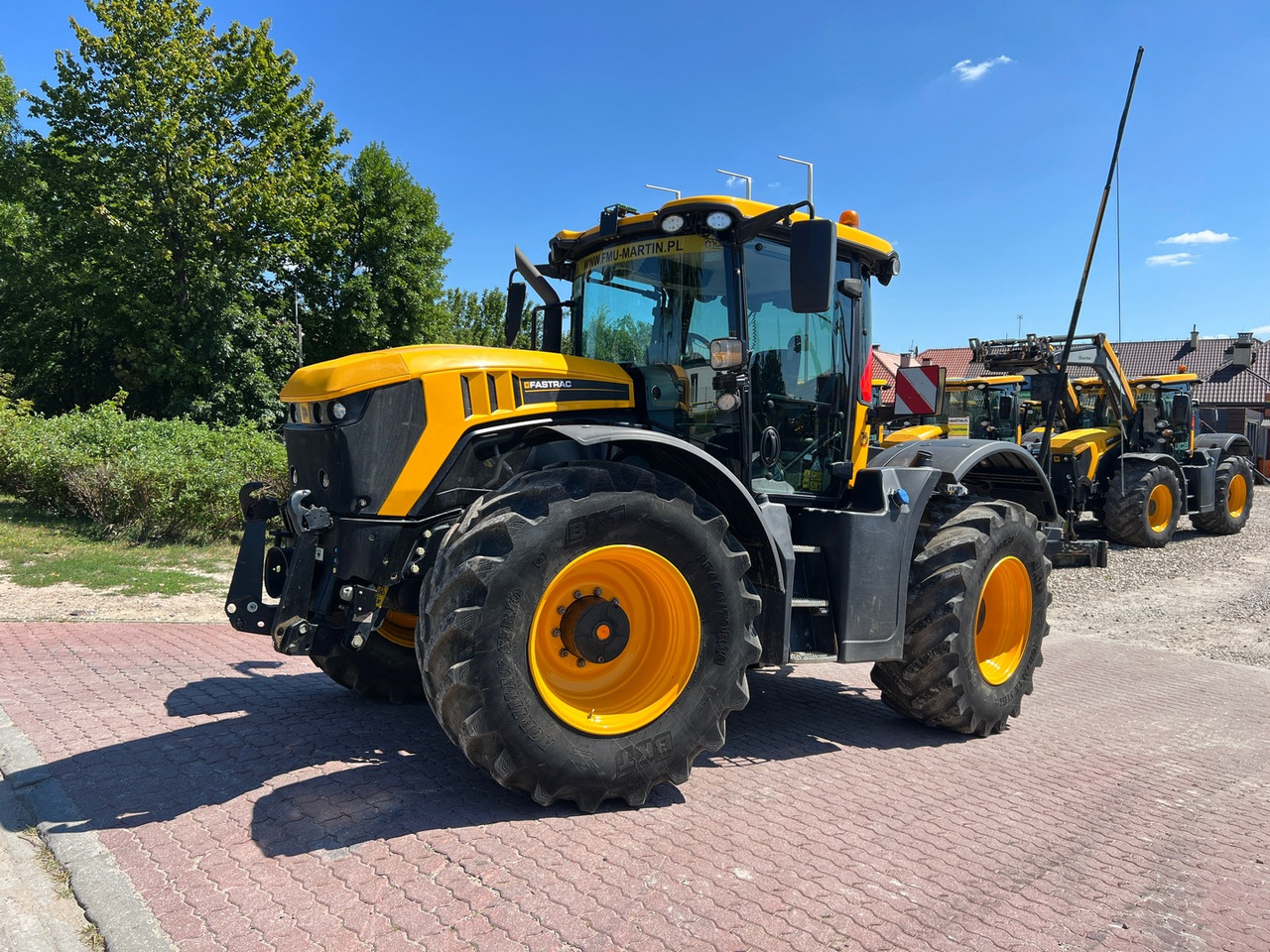JCB Fastrac 4220 - Farm tractor: picture 1 JCB Fastrac 4220 - Farm tractor: picture 1