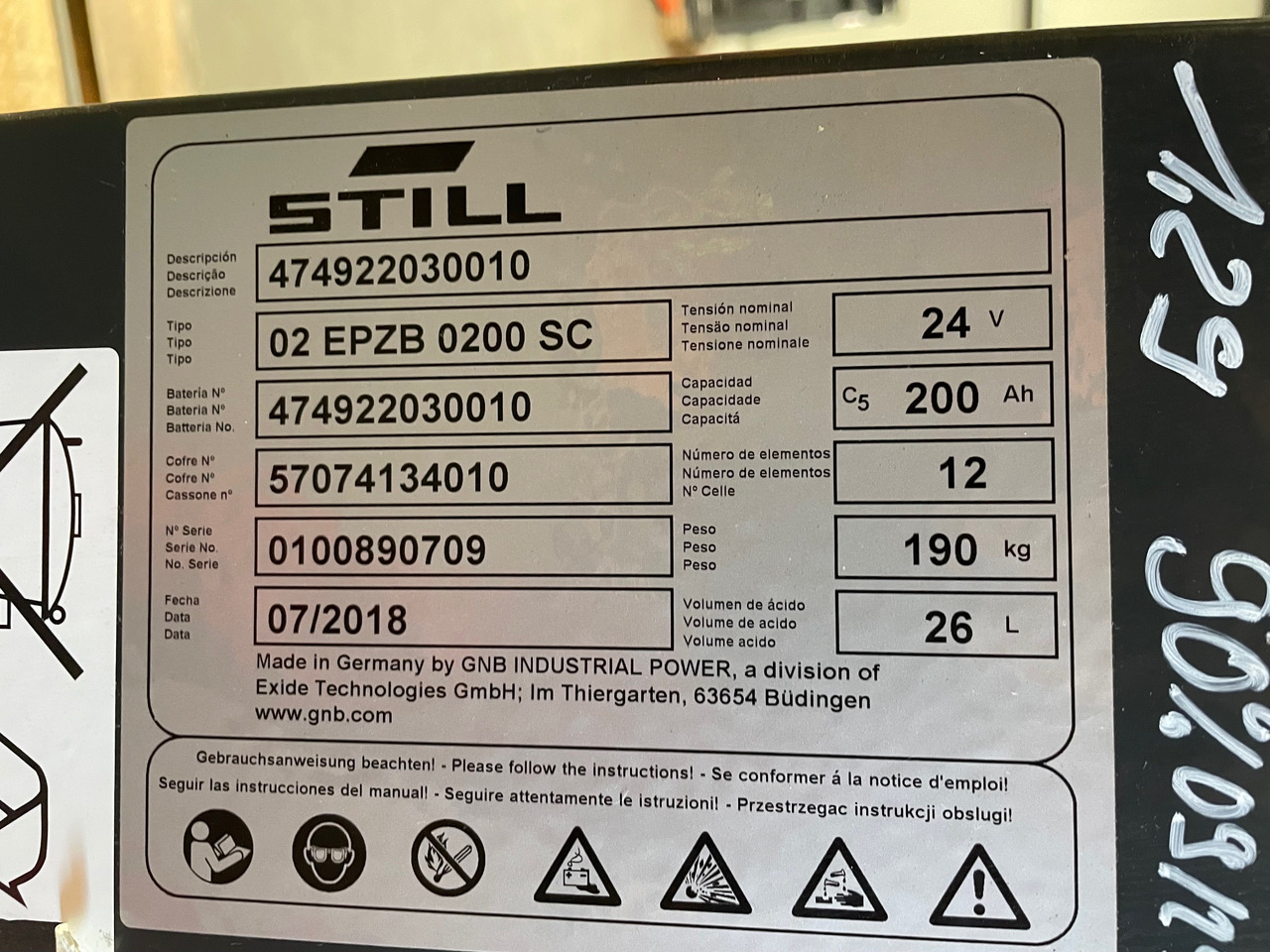 Exide 24 Volt I 2EPzB 200 - Battery for Material handling equipment: picture 2 Exide 24 Volt I 2EPzB 200 - Battery for Material handling equipment: picture 2