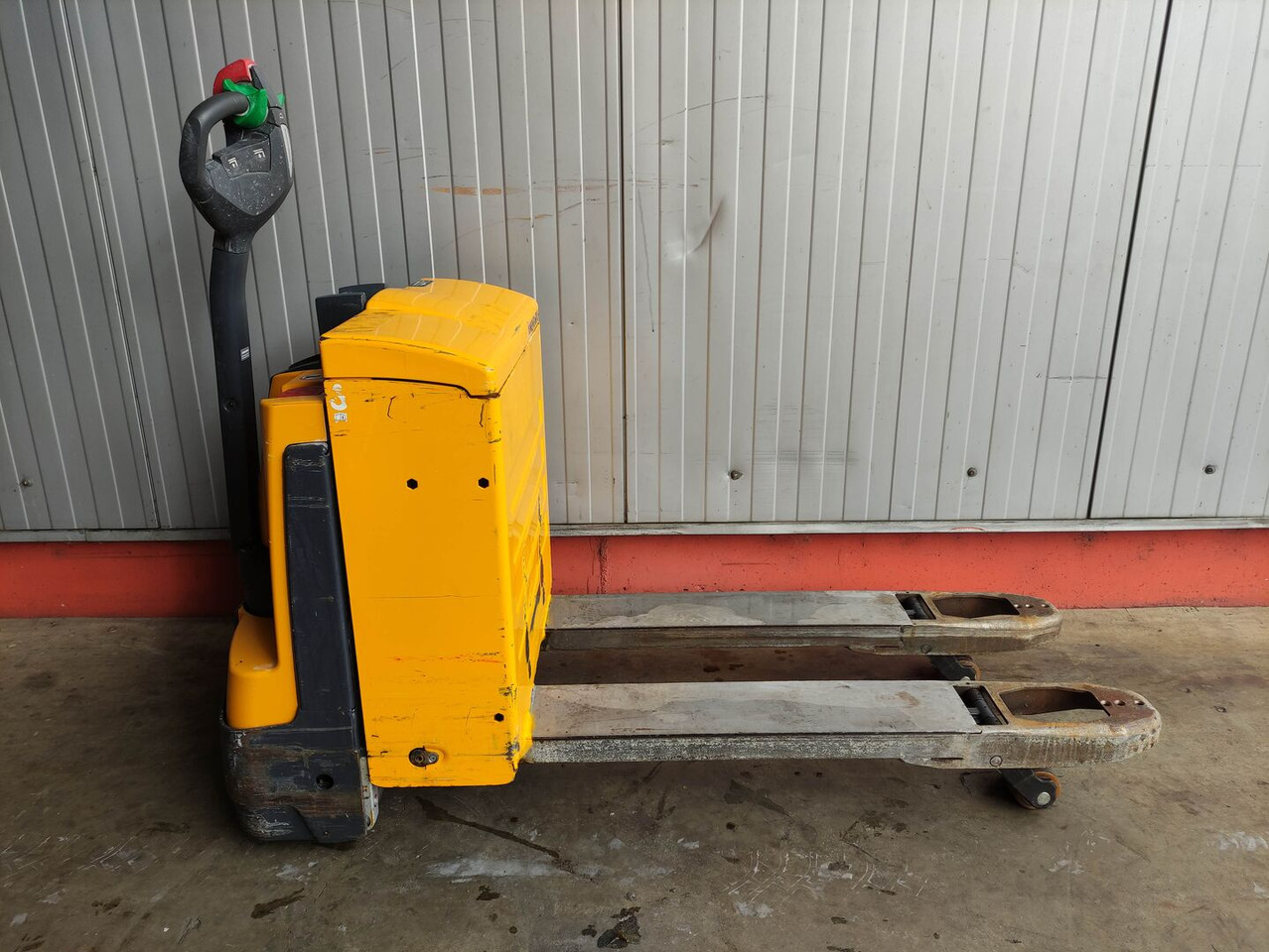 Jungheinrich EJE 120 - Pallet truck: picture 2 Jungheinrich EJE 120 - Pallet truck: picture 2
