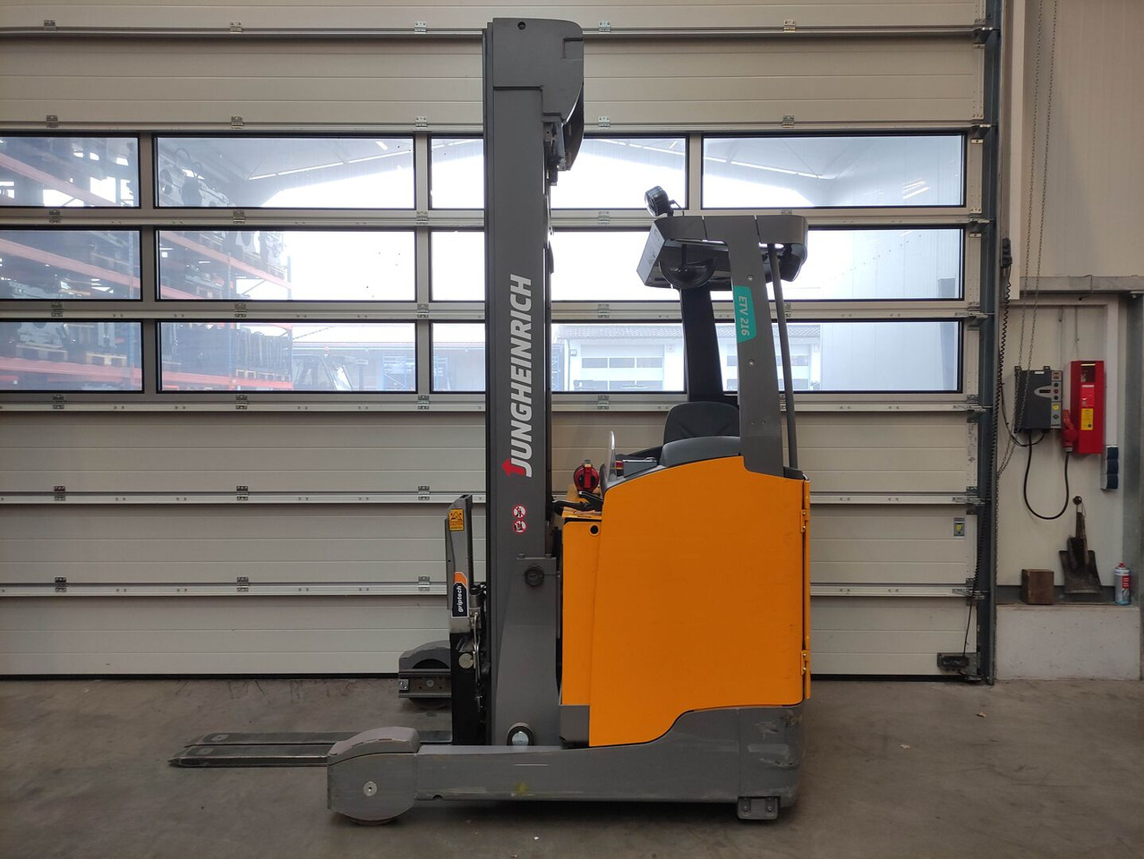 Jungheinrich ETV 216 - Reach truck: picture 1 Jungheinrich ETV 216 - Reach truck: picture 1