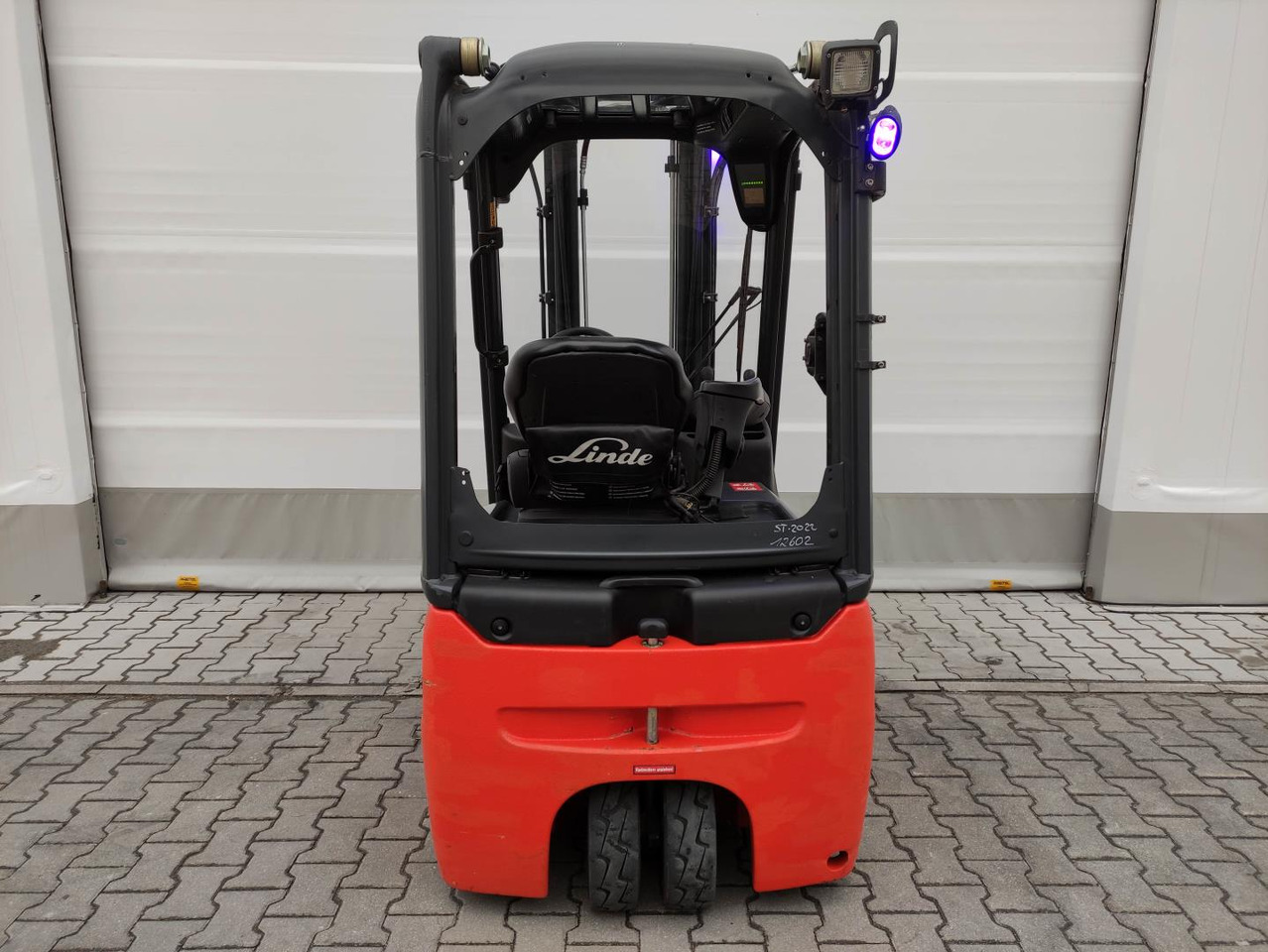 Linde E14-02-386 - Electric forklift: picture 4 Linde E14-02-386 - Electric forklift: picture 4
