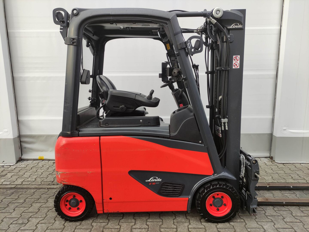 Linde E16PH-02-386 - Electric forklift: picture 2 Linde E16PH-02-386 - Electric forklift: picture 2